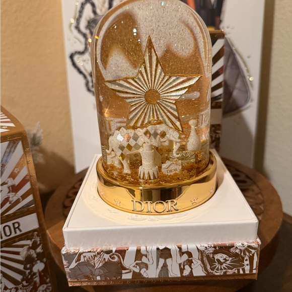 Dior Circus Dreams Gold Star 2025 Limited Edition Snow Globe New in Box - Picture 2 of 4